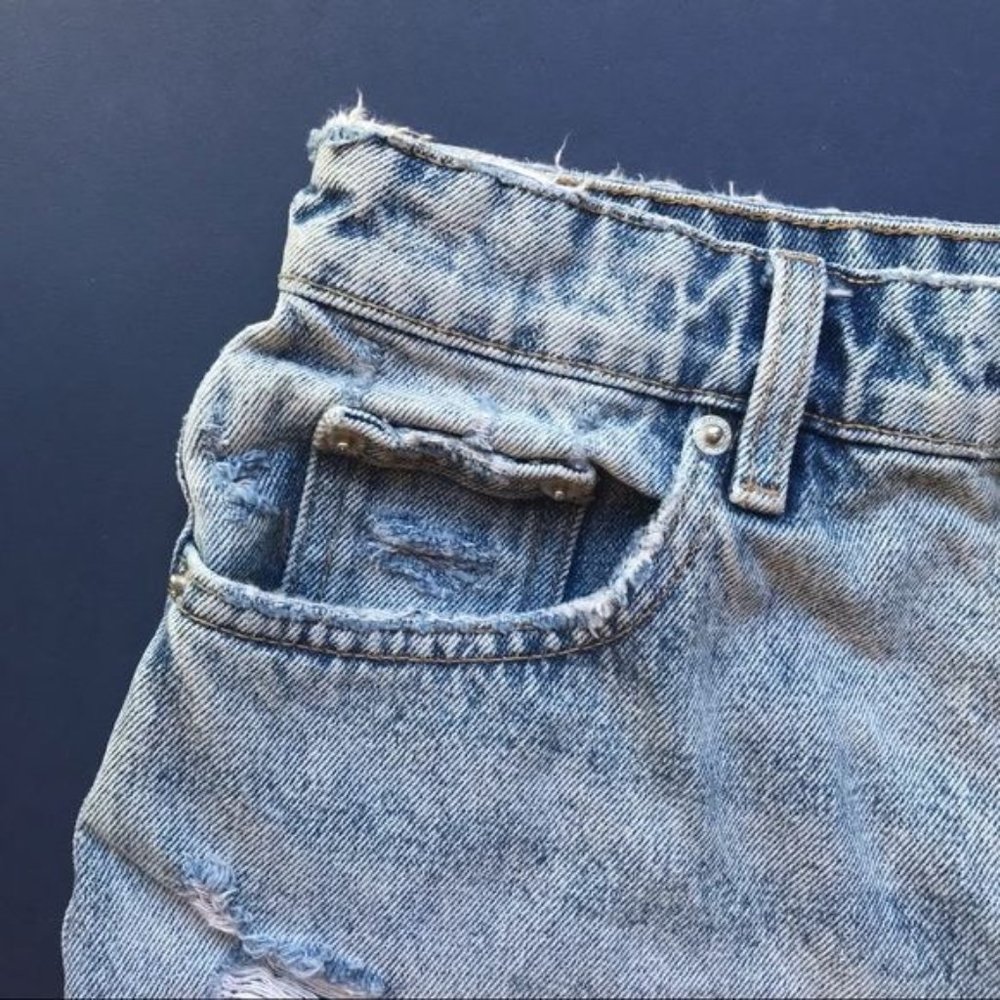 Zara Jean Cutoff Shorts with Manufactured Distressing, Size 6 - Picture 10 of 14